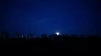 星河若无声，灯火有归期,探寻时光的温柔与归宿